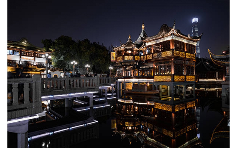 城市廣場(chǎng)夜景亮化工程怎么做？這篇文章不要錯(cuò)過(guò)