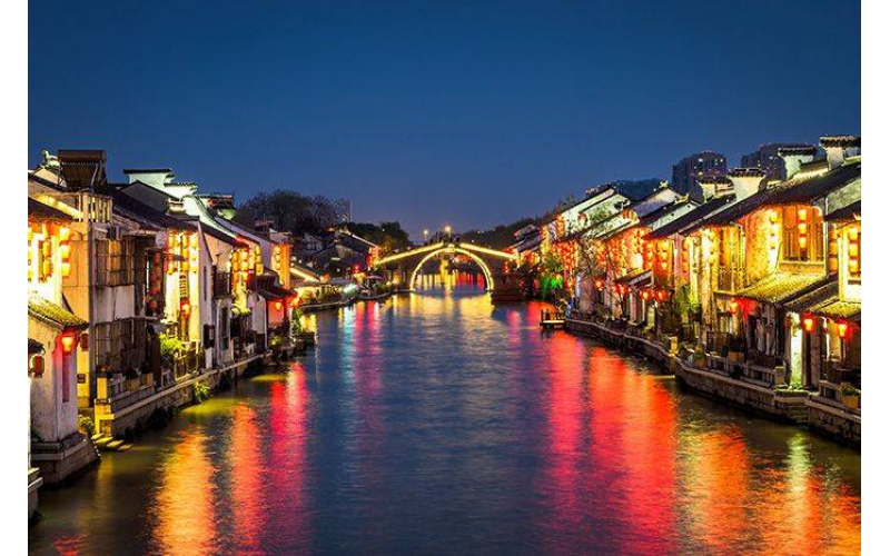 文旅夜游燈光應(yīng)該怎么做才能帶來(lái)更多的游客？